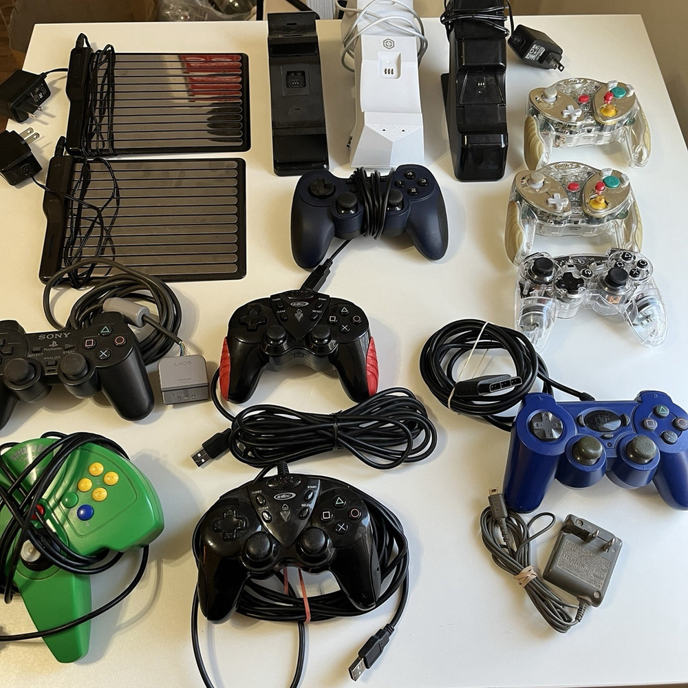 Nintendo N64 & PlayStation Controller Lot PS2 PS3 Accessories Charging Docks